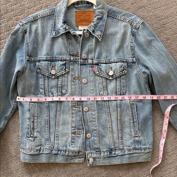 Levi's Classic Blue Denim Jacket - Picture 9 of 10
